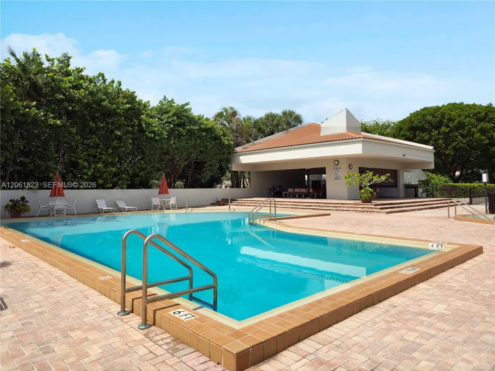 8133 SW 86th Ter Miami, FL 33143