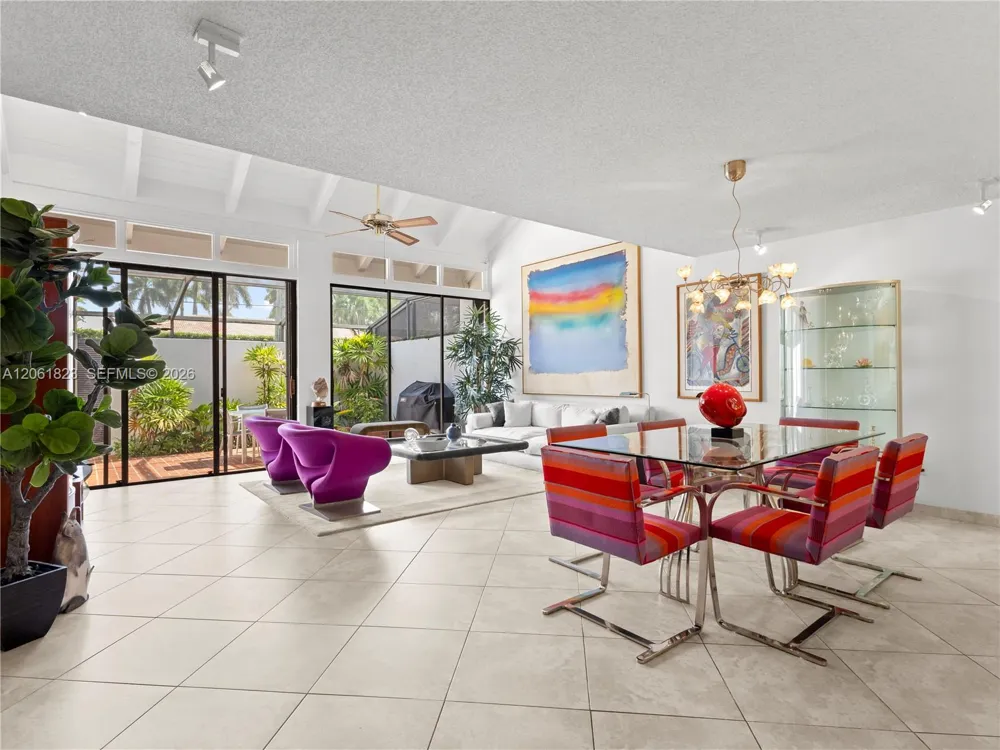 8133 SW 86th Ter Miami, FL 33143