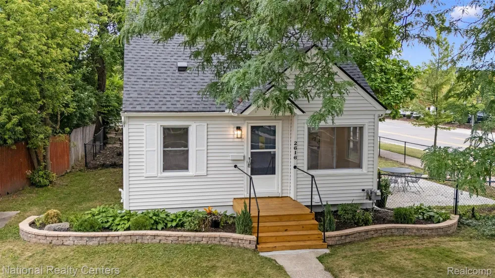 2616 Kenmore Road E Berkley City, MI 48072
