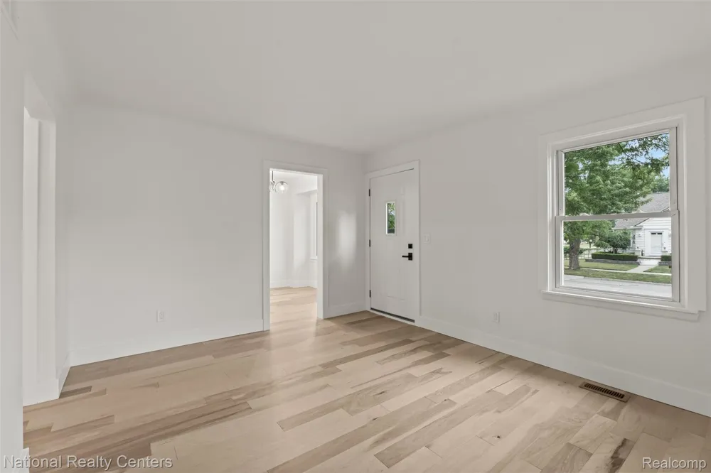 2616 Kenmore Road E Berkley City, MI 48072