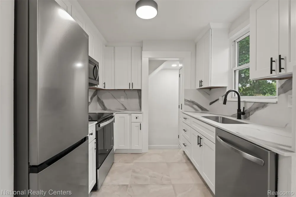 2616 Kenmore Road E Berkley City, MI 48072