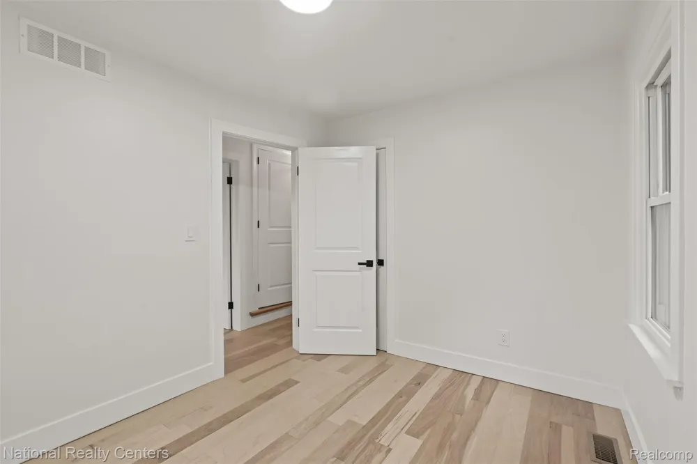 2616 Kenmore Road E Berkley City, MI 48072