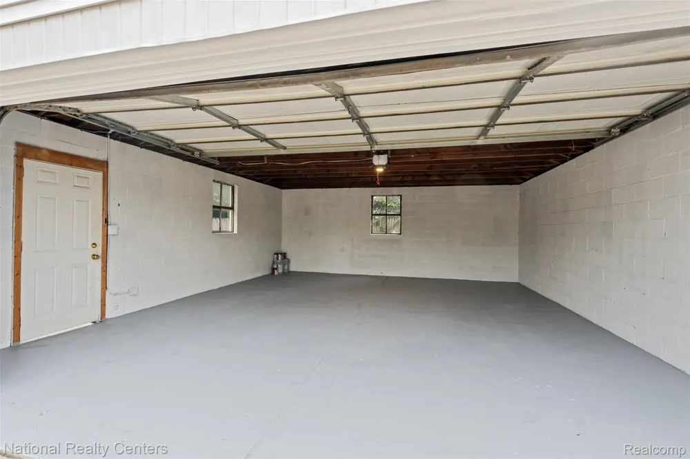 2616 Kenmore Road E Berkley City, MI 48072