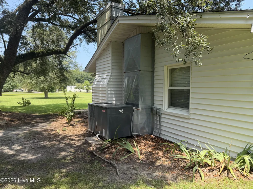 1589 Carl Stephens Road Clarendon, NC 28432