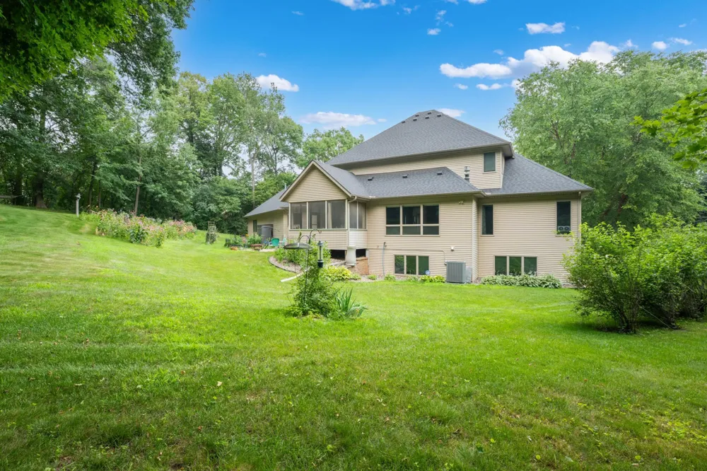 6921 Bluff Lane NW Rochester, MN 55901