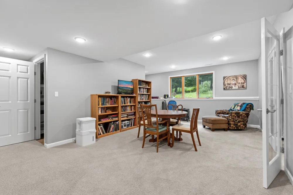 6921 Bluff Lane NW Rochester, MN 55901
