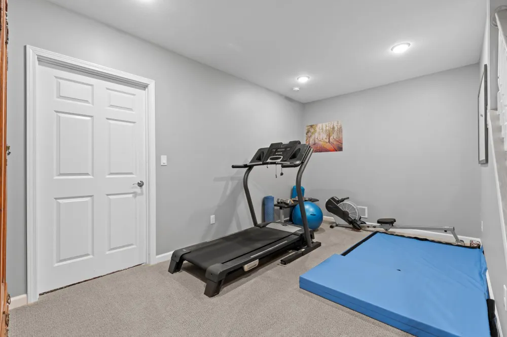 6921 Bluff Lane NW Rochester, MN 55901