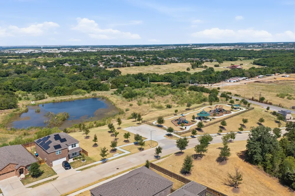 364 Ridgeland Oaks Drive Fort Worth, TX 76120