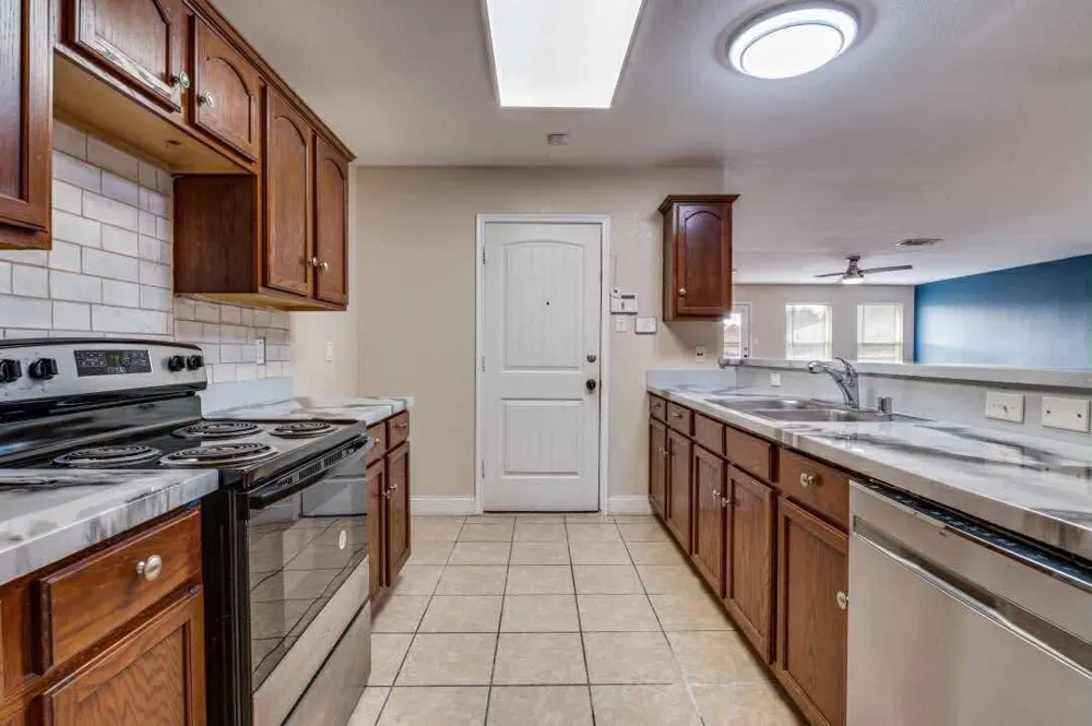 2118 Augusta Street Lancaster, TX 75146