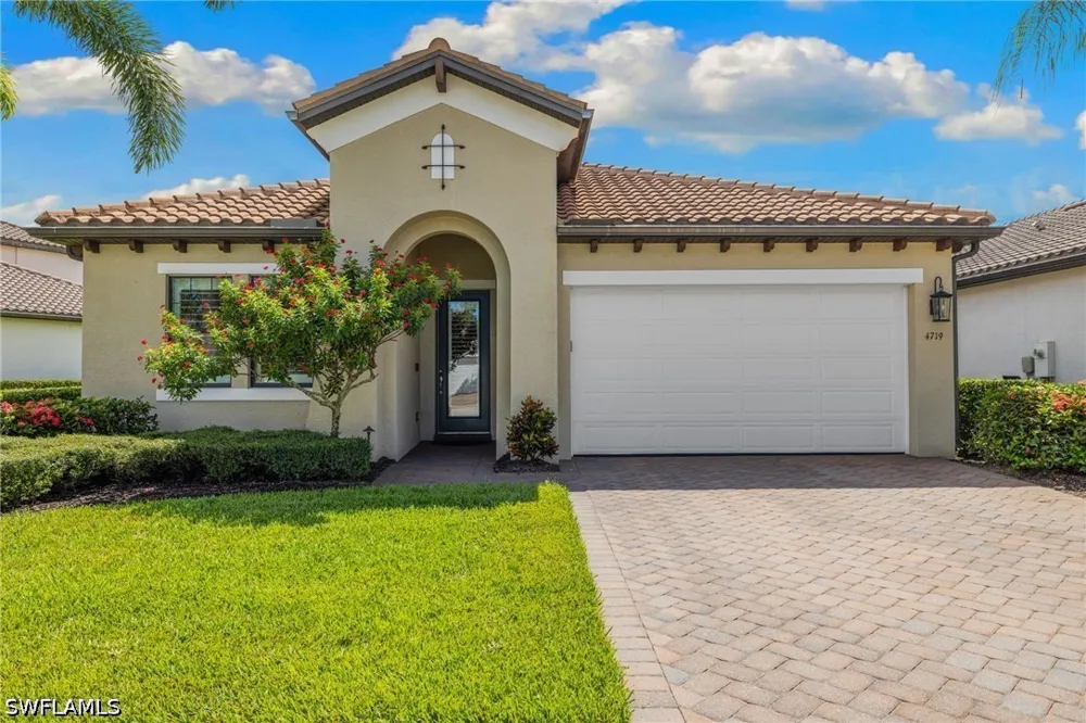 Abaca Circle Naples, FL 34119