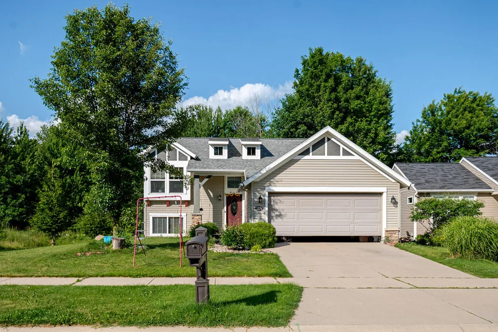 2574 Winterberry Street Holt, MI 48842