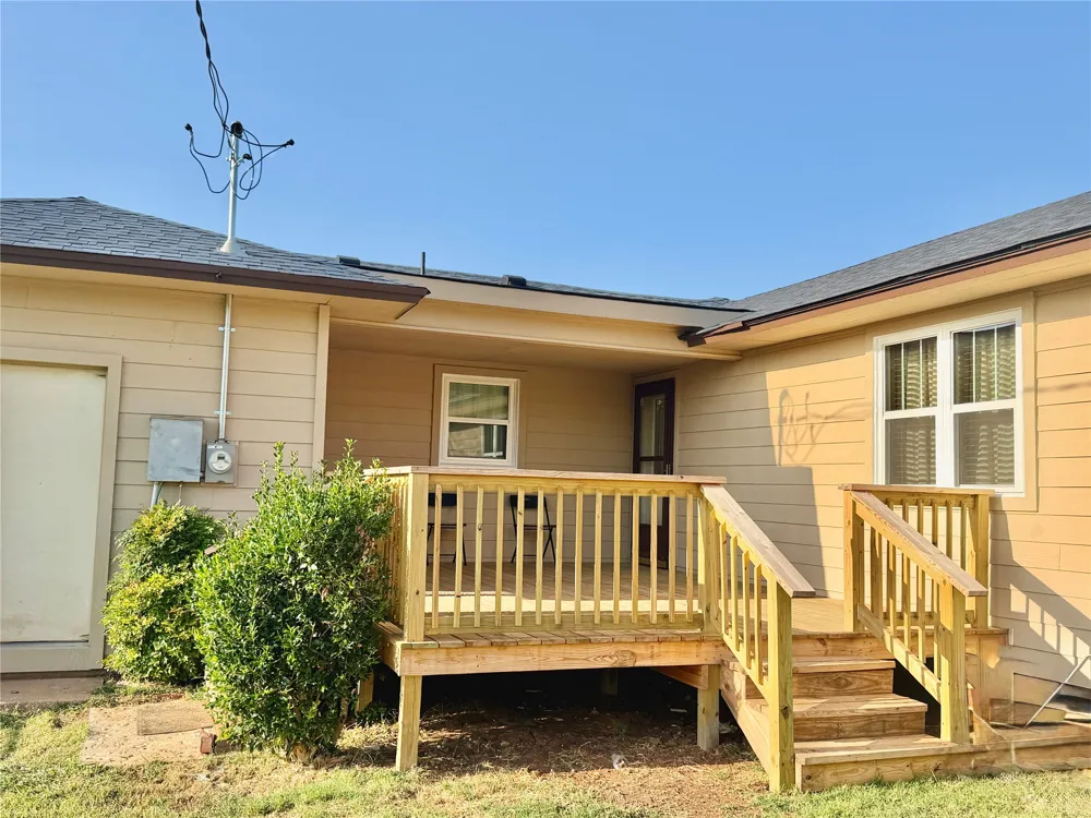 17 E Norma Avenue Sulphur, OK 73086