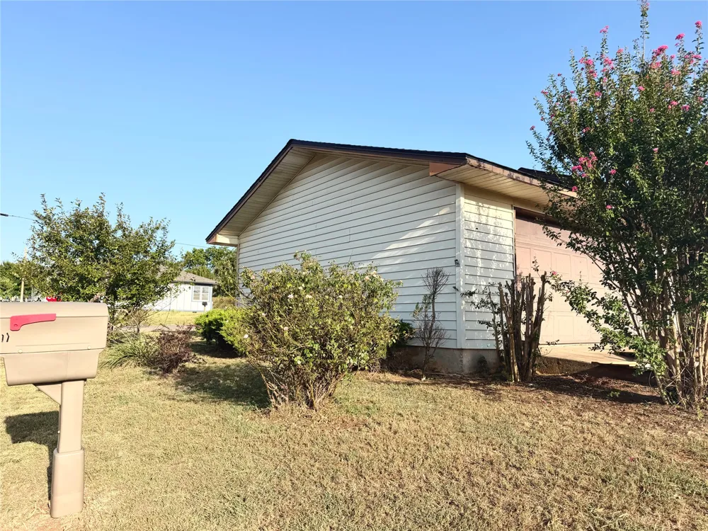 17 E Norma Avenue Sulphur, OK 73086