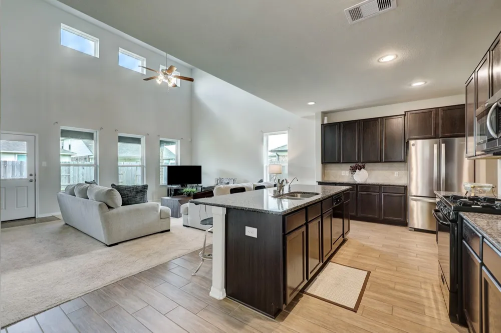 2125 Sand Lily Dr Texas City, TX 77568