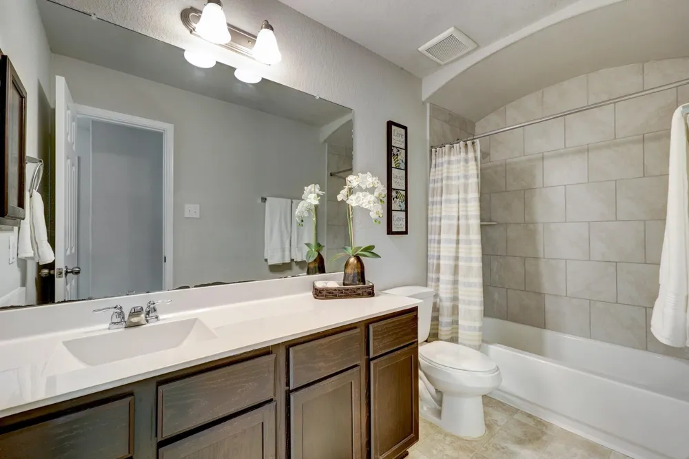 2125 Sand Lily Dr Texas City, TX 77568