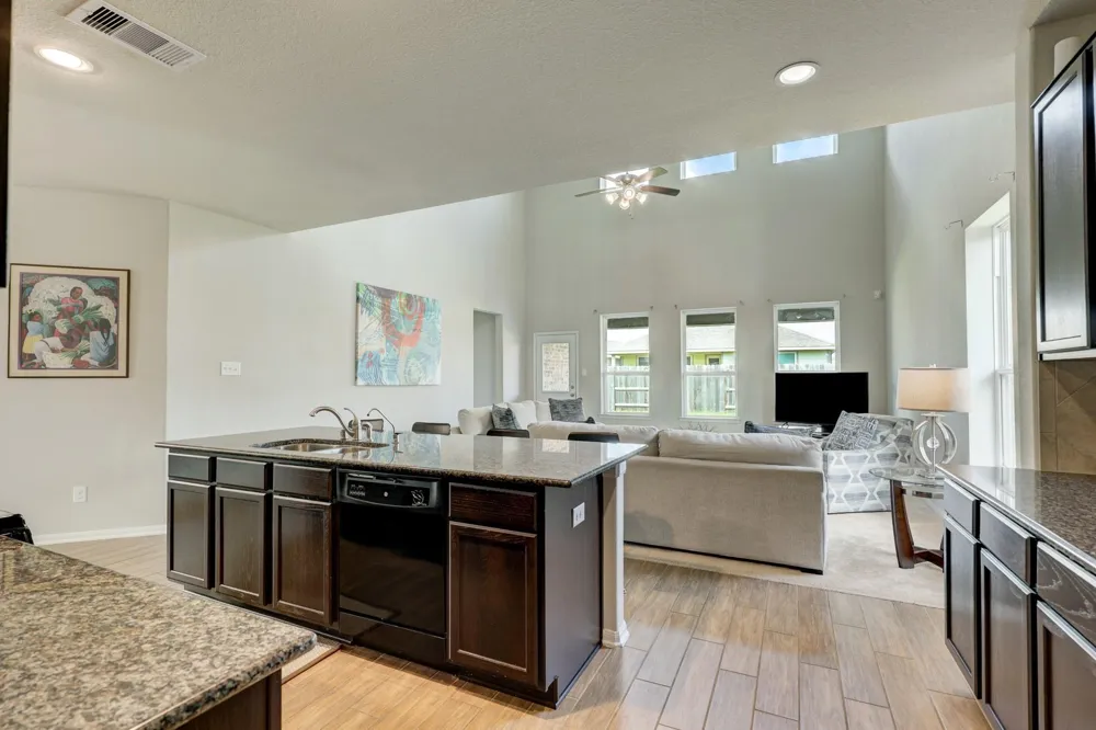 2125 Sand Lily Dr Texas City, TX 77568