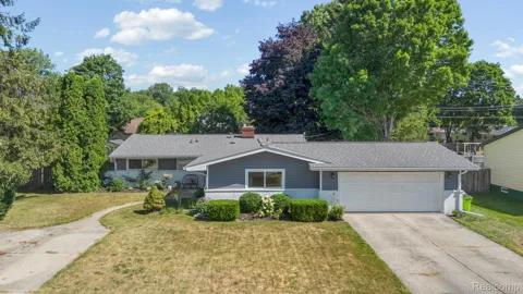 9194 Oakview Drive