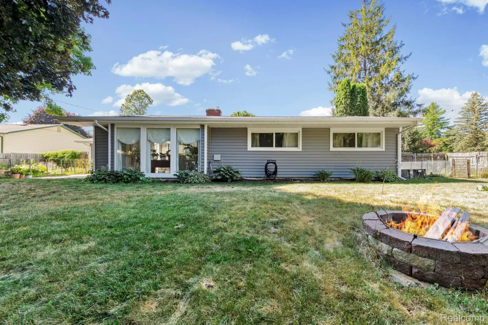 9194 Oakview Drive Swartz Creek City, MI 48473