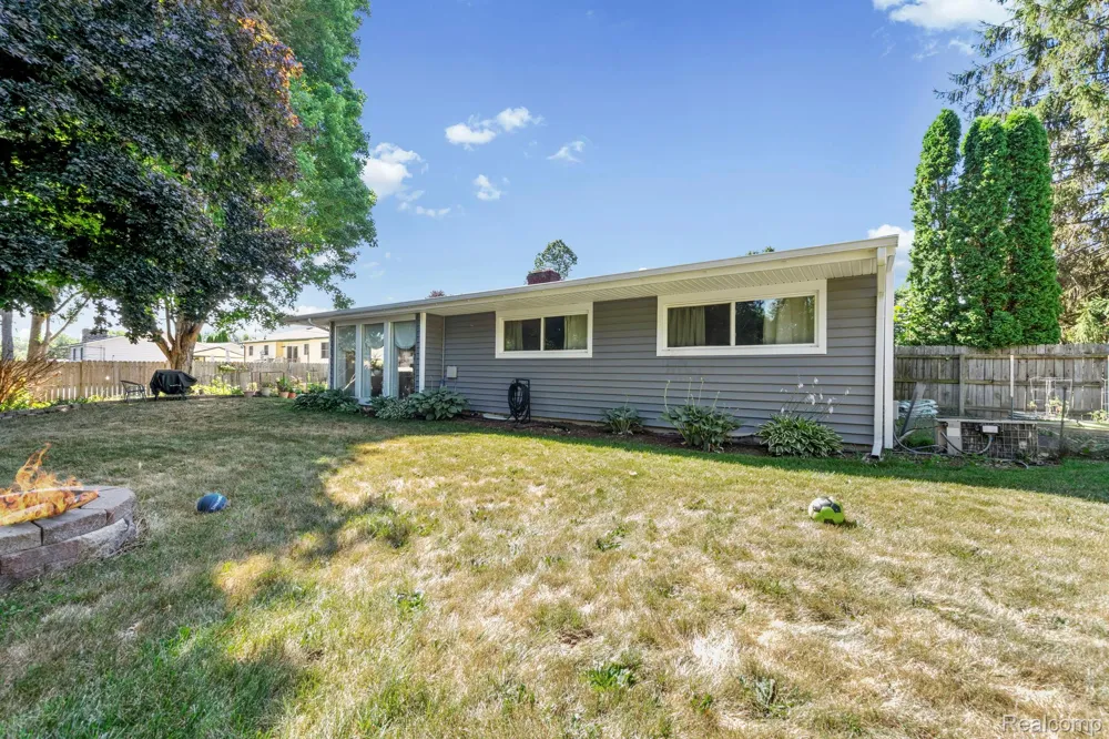 9194 Oakview Drive Swartz Creek City, MI 48473