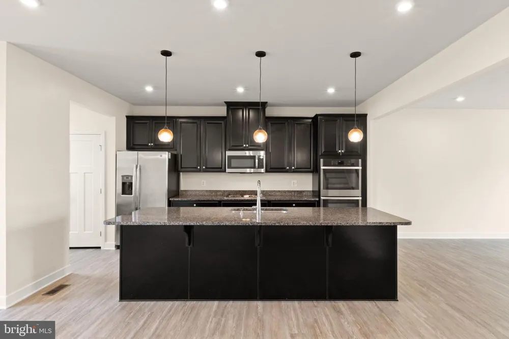11364 WILLOW GREEN CIRCLE Manassas, VA 20109