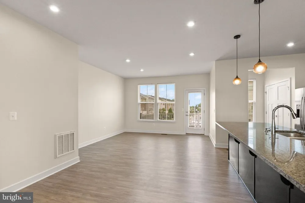 11364 WILLOW GREEN CIRCLE Manassas, VA 20109