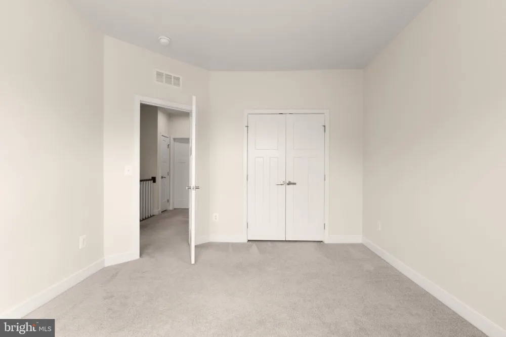 11364 WILLOW GREEN CIRCLE Manassas, VA 20109