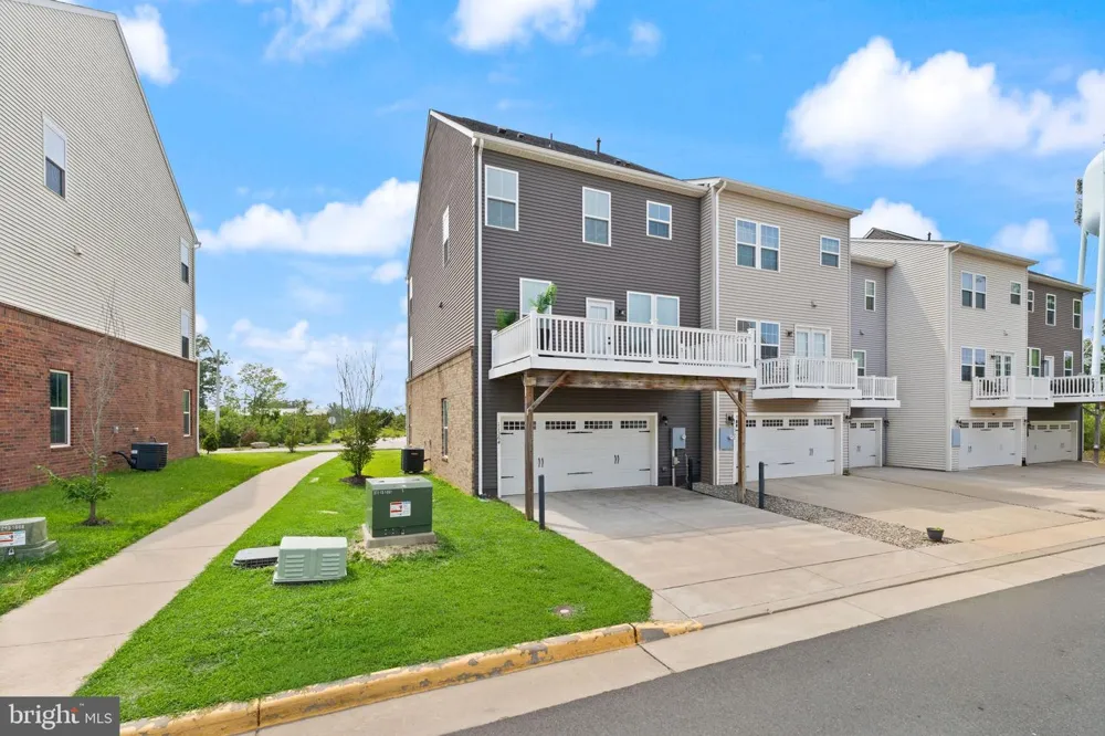 11364 WILLOW GREEN CIRCLE Manassas, VA 20109