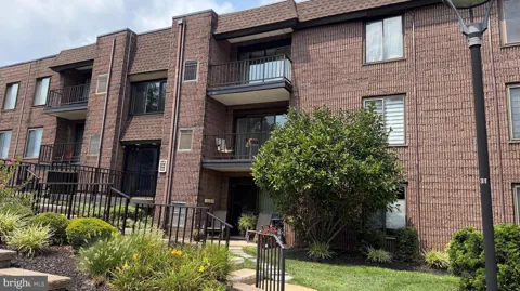 52 OAKRIDGE DRIVE