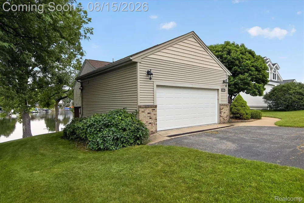 2805 Coral Brighton Township, MI 48114