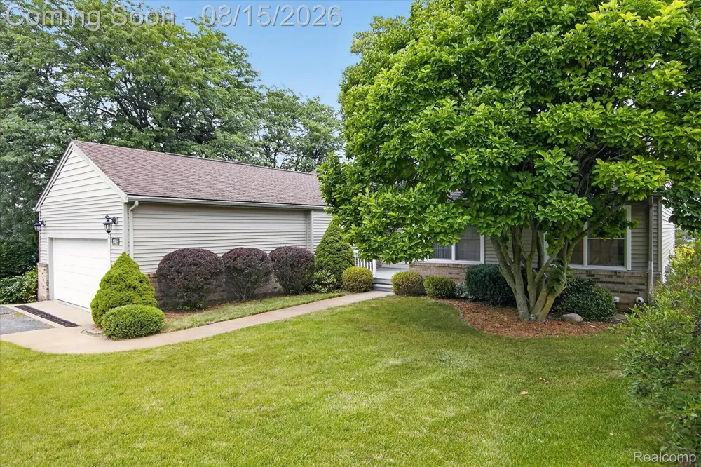 2805 Coral Brighton Township, MI 48114