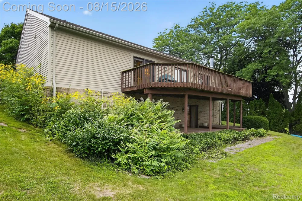 2805 Coral Brighton Township, MI 48114