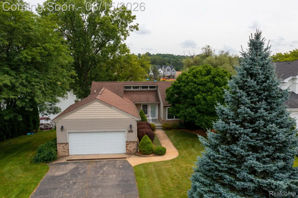 2805 Coral Brighton Township, MI 48114