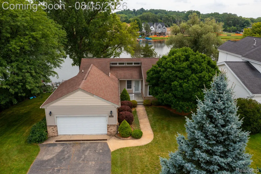 2805 Coral Brighton Township, MI 48114