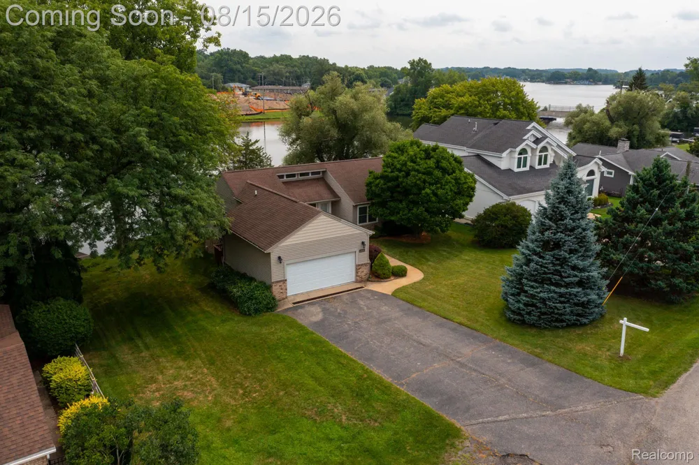 2805 Coral Brighton Township, MI 48114