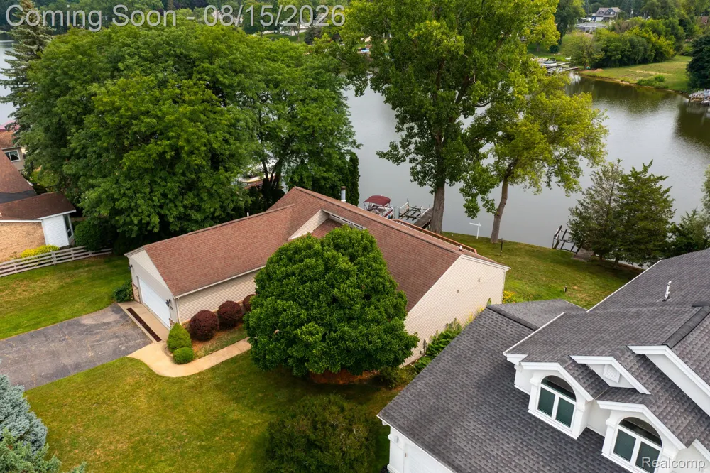2805 Coral Brighton Township, MI 48114