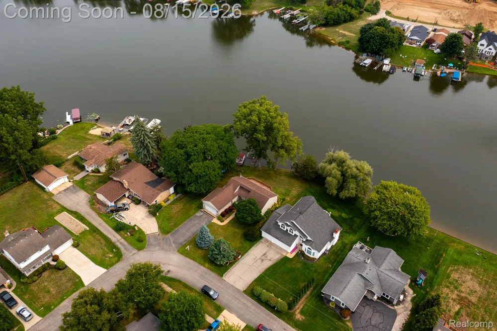 2805 Coral Brighton Township, MI 48114