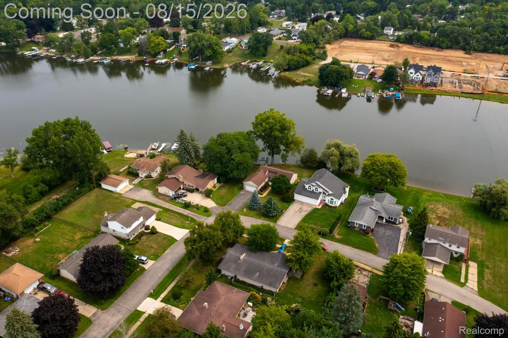 2805 Coral Brighton Township, MI 48114