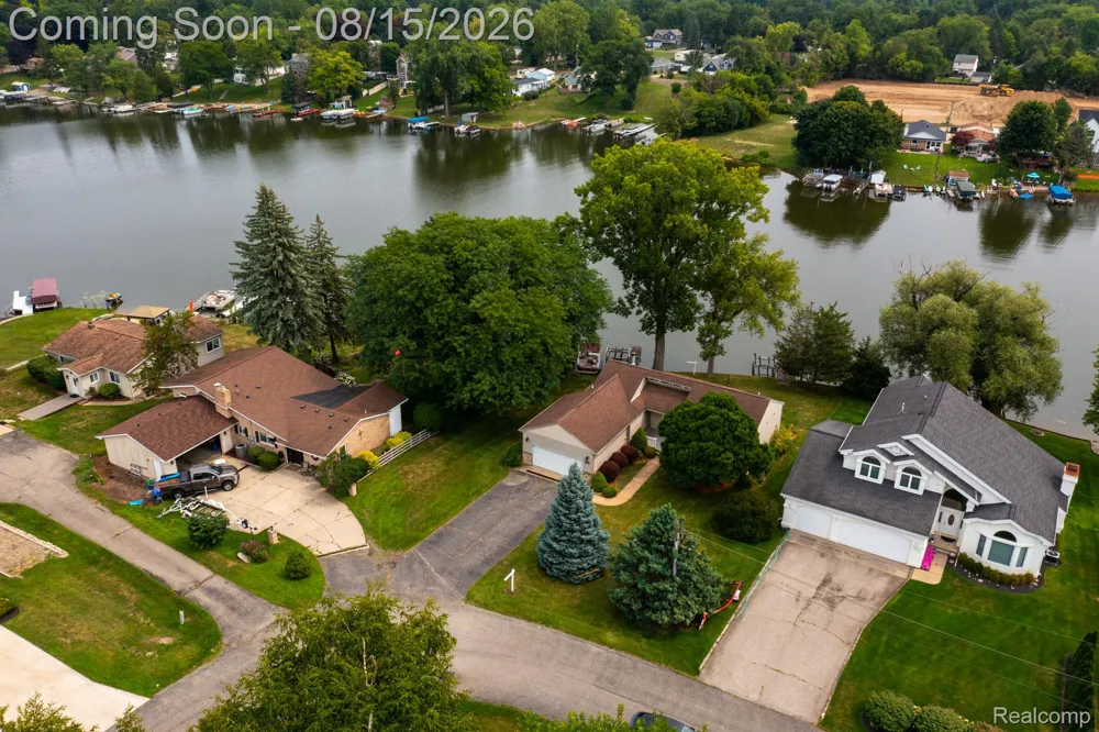2805 Coral Brighton Township, MI 48114