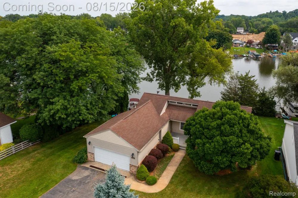 2805 Coral Brighton Township, MI 48114