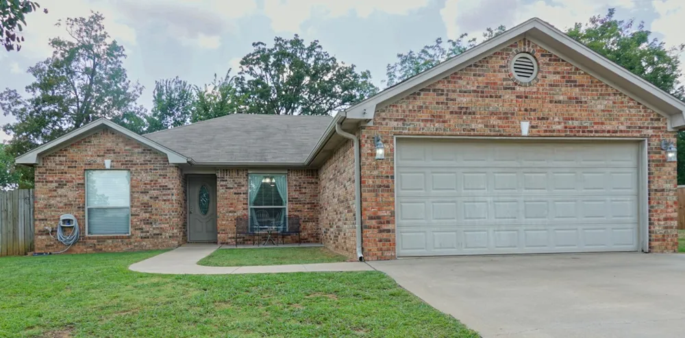 5403 Roadrunner Court Durant, OK 74701