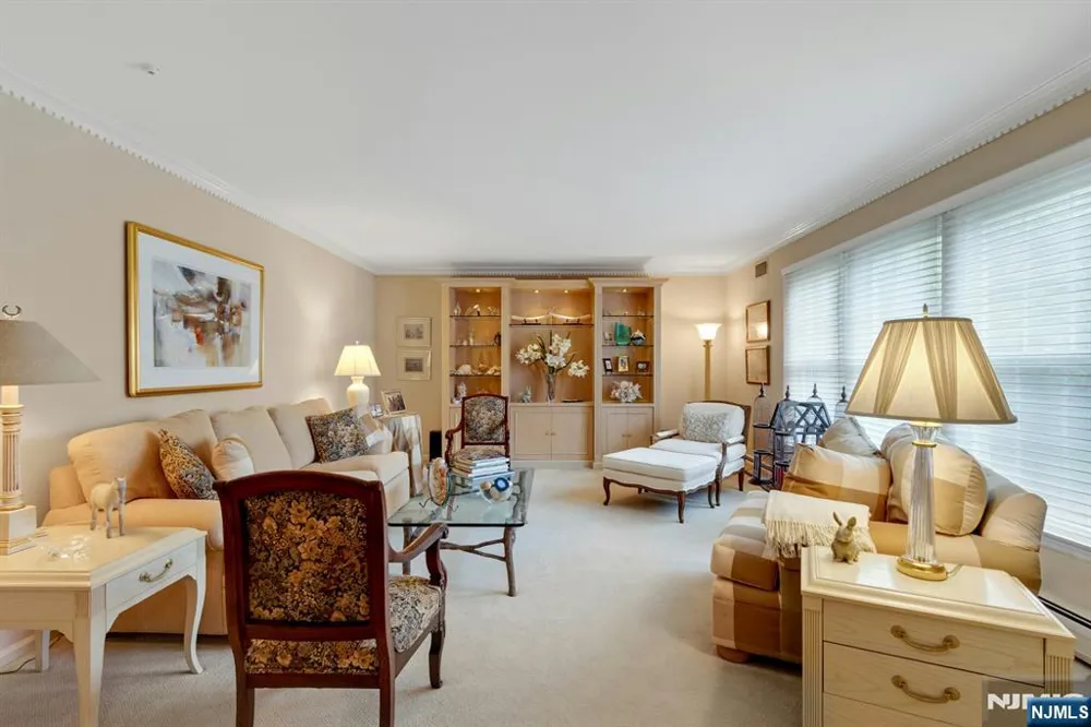 56 O Shaughnessy Lane Closter, NJ 07624