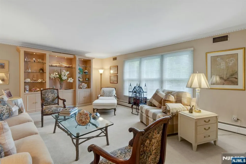 56 O Shaughnessy Lane Closter, NJ 07624