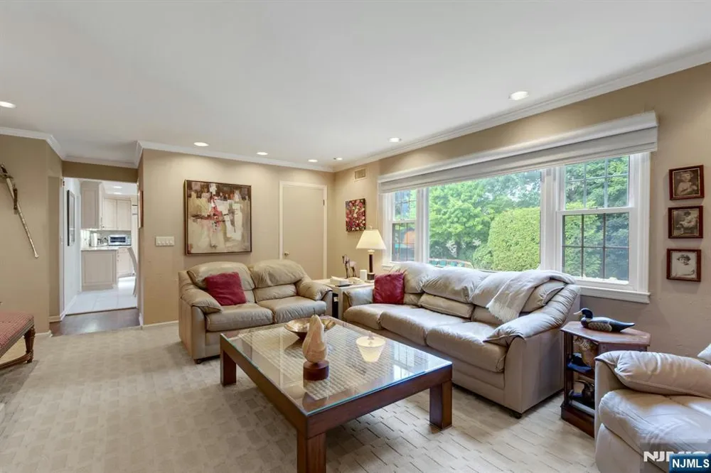 56 O Shaughnessy Lane Closter, NJ 07624