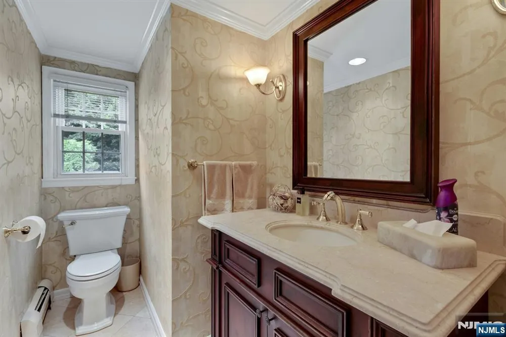 56 O Shaughnessy Lane Closter, NJ 07624