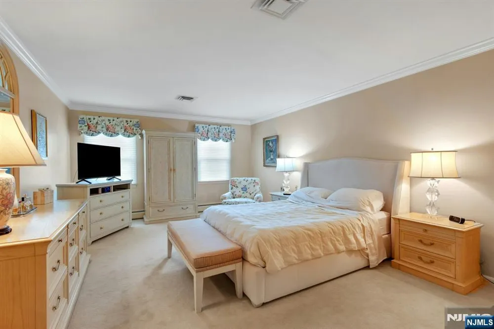 56 O Shaughnessy Lane Closter, NJ 07624