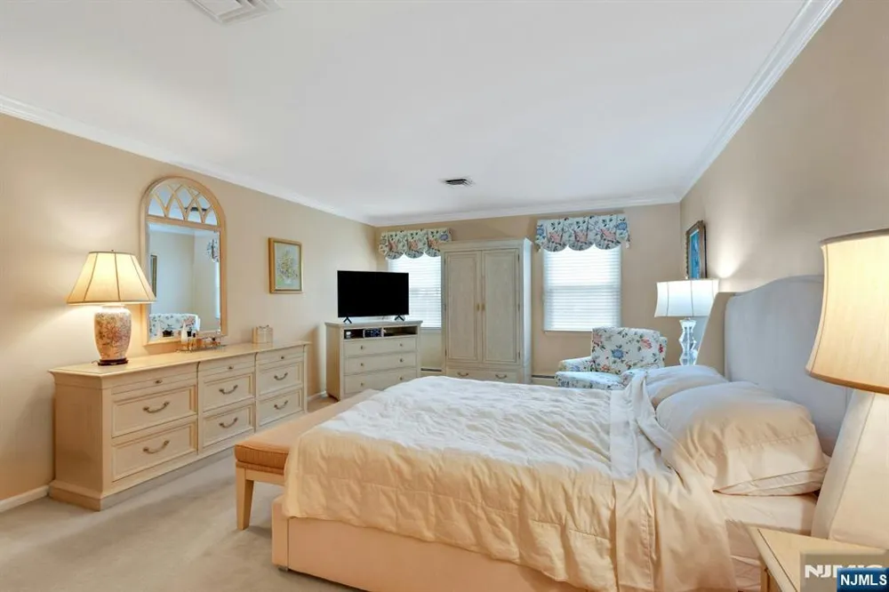 56 O Shaughnessy Lane Closter, NJ 07624