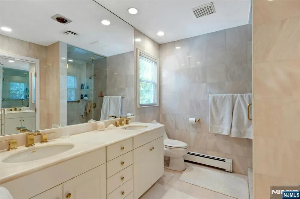 56 O Shaughnessy Lane Closter, NJ 07624