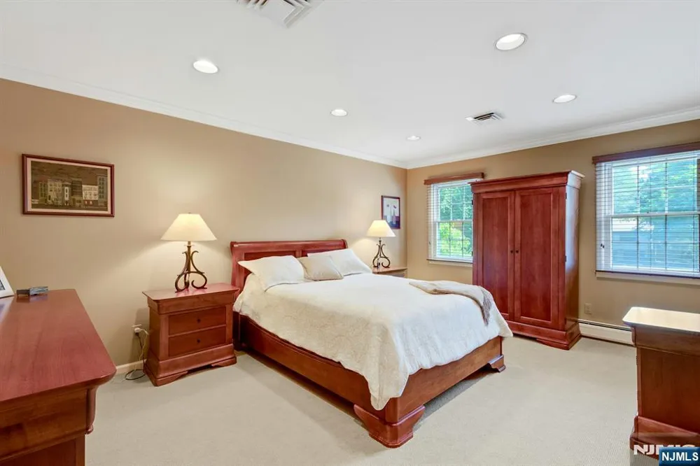 56 O Shaughnessy Lane Closter, NJ 07624