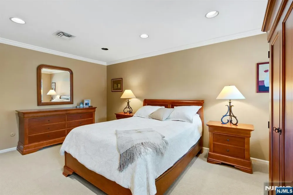56 O Shaughnessy Lane Closter, NJ 07624
