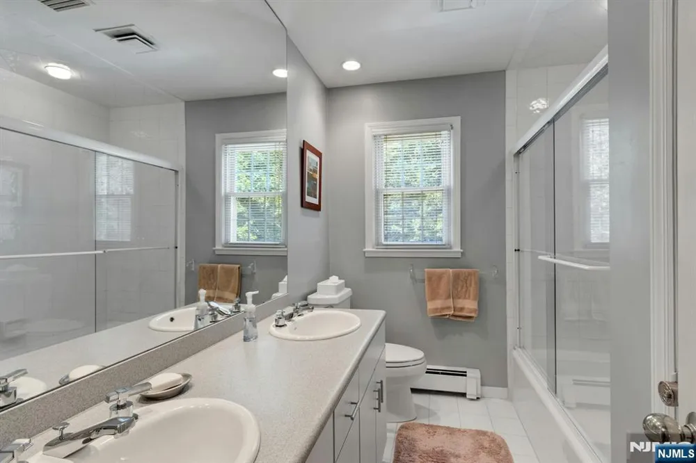 56 O Shaughnessy Lane Closter, NJ 07624
